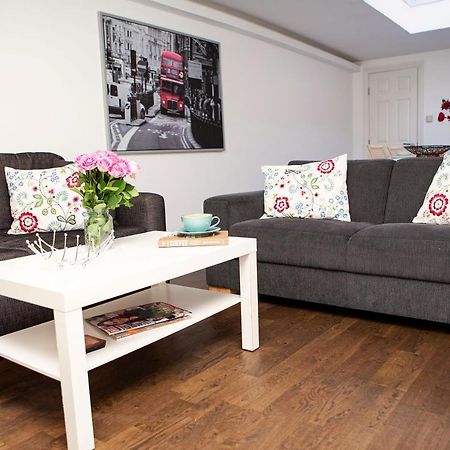 Apt 3, Trafalgar Sq Duplex, 3Rd & 4Th Floor By Indigo Flats 런던 외부 사진