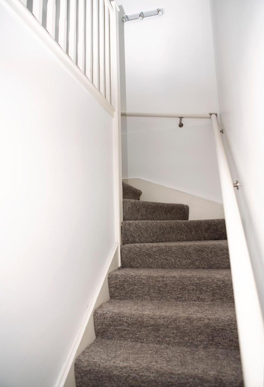 Apt 3, Trafalgar Sq Duplex, 3Rd & 4Th Floor By Indigo Flats 런던 외부 사진