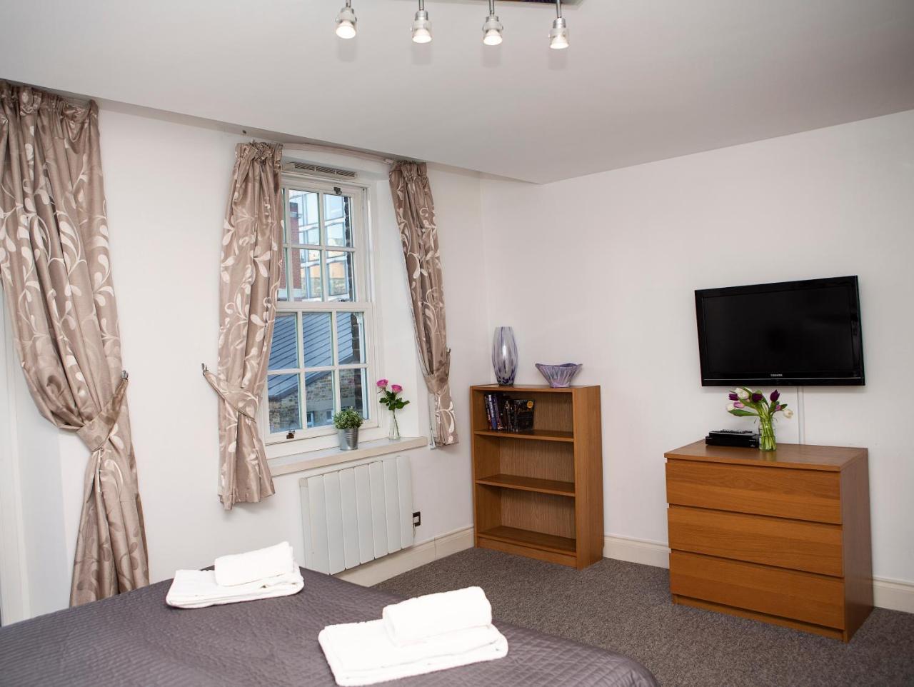 Apt 3, Trafalgar Sq Duplex, 3Rd & 4Th Floor By Indigo Flats 런던 외부 사진